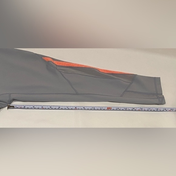 Zella Women’s Capri Leggings Size M - Picture 9 of 9